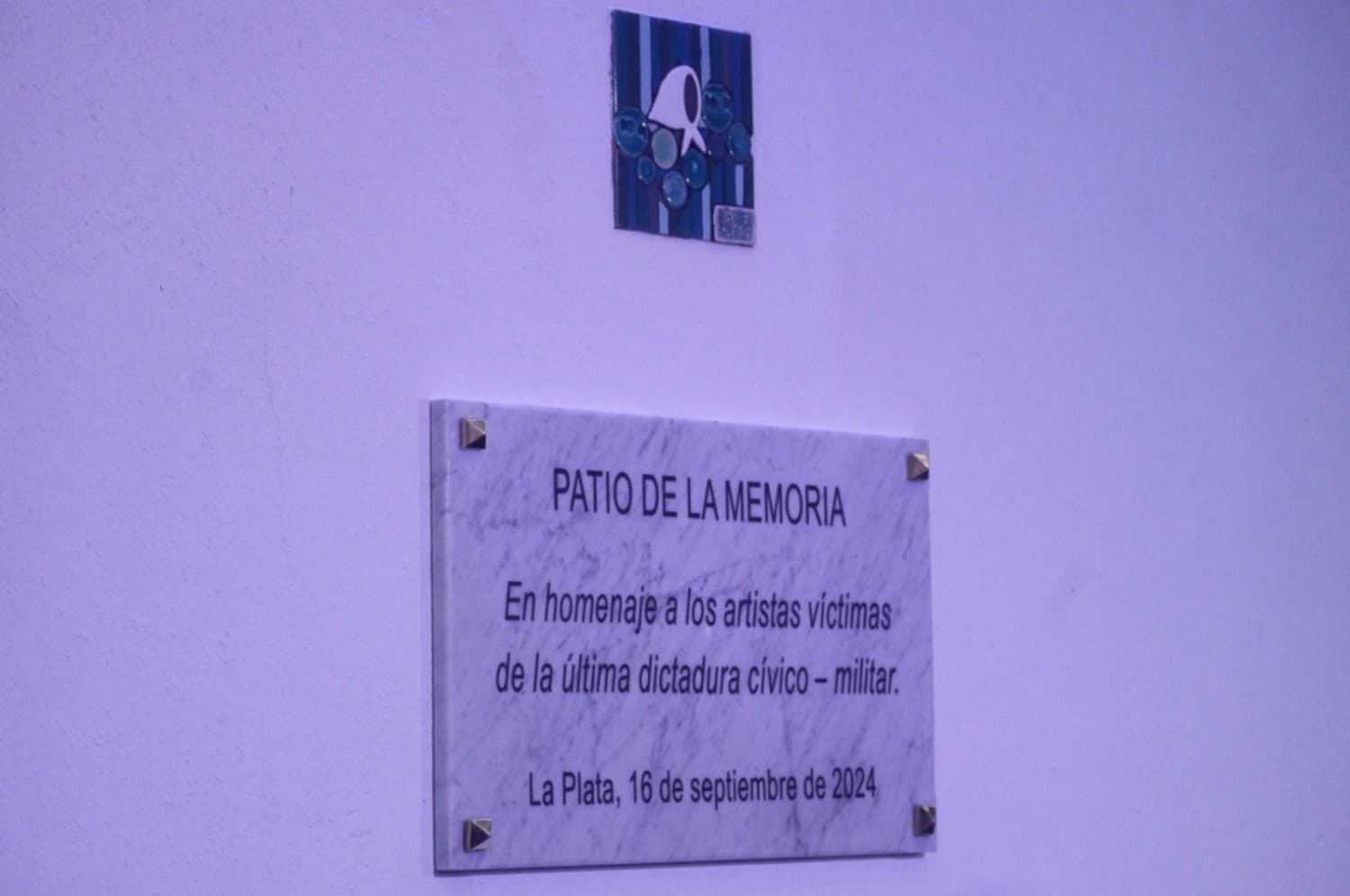 Inauguraron el Patio de la Memoria y los Artistas en el Teatro Coliseo Podestá